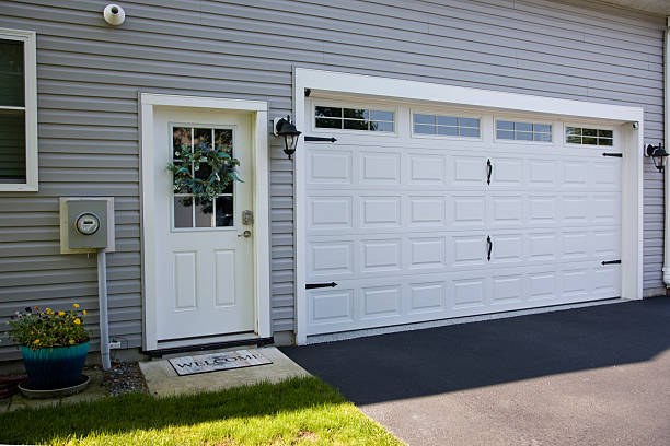 24/7 Emergency Garage Door Panel Replacement experts in Hastings, NE